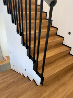 Bukoma schody z vinylu Parador Hluk